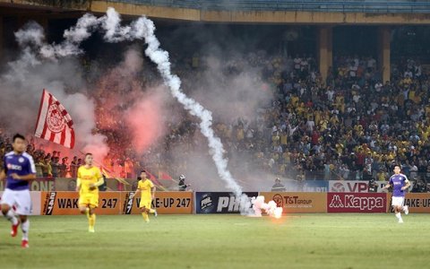 Sân Hàng Đẫy bị treo hết mùa giải, CĐV Nam Định bị cấm sân khách 2 trận